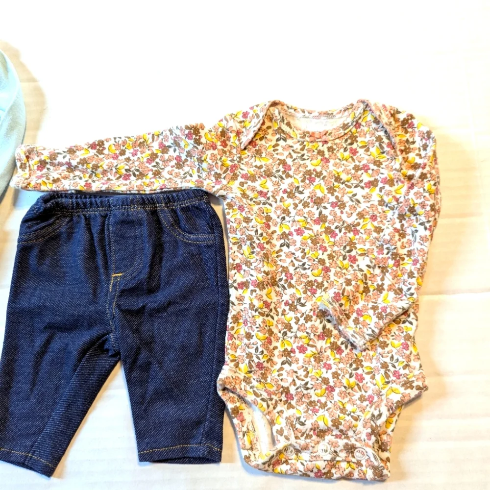Infant Girls NewBorn Onesies Sets With Pants Set Of 3 New And Like New